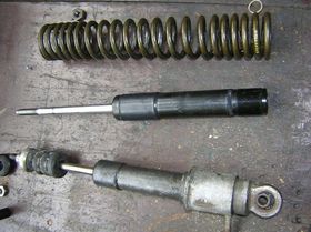 Neue Stoßdämpfereinsätze